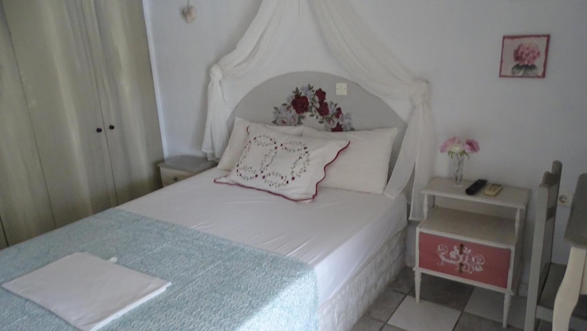 Blue Dreams Guest House อัลมิโรโปตามอส ภายนอก รูปภาพ