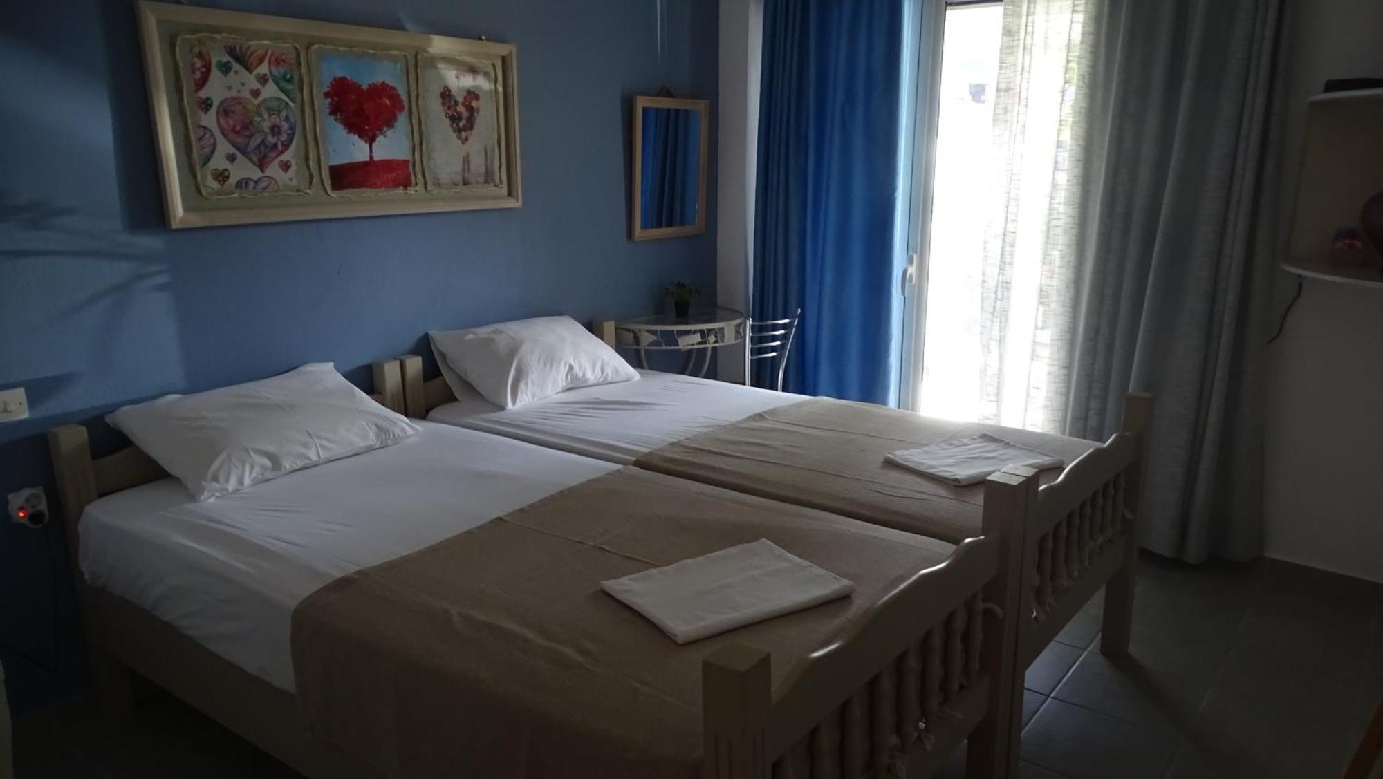 Blue Dreams Guest House อัลมิโรโปตามอส ภายนอก รูปภาพ