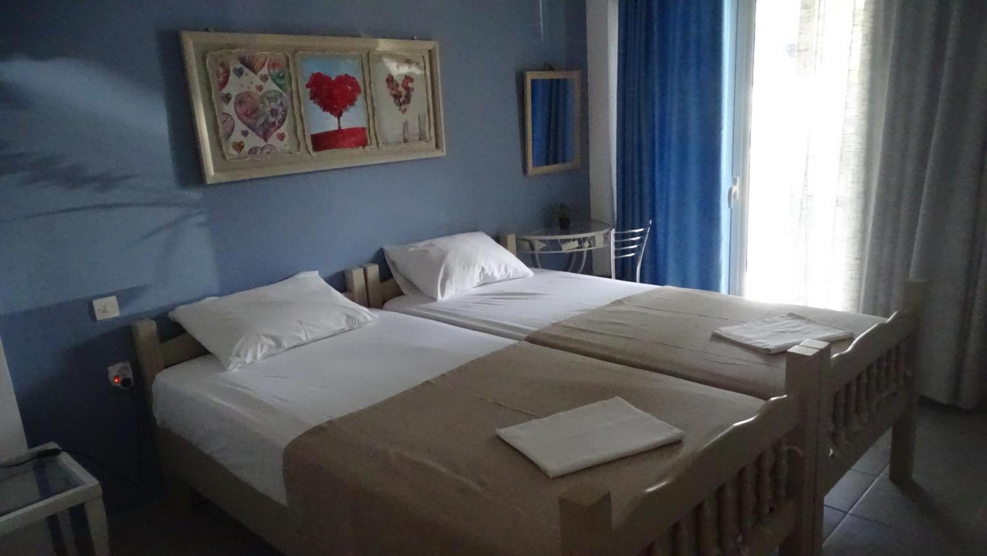 Blue Dreams Guest House อัลมิโรโปตามอส ภายนอก รูปภาพ