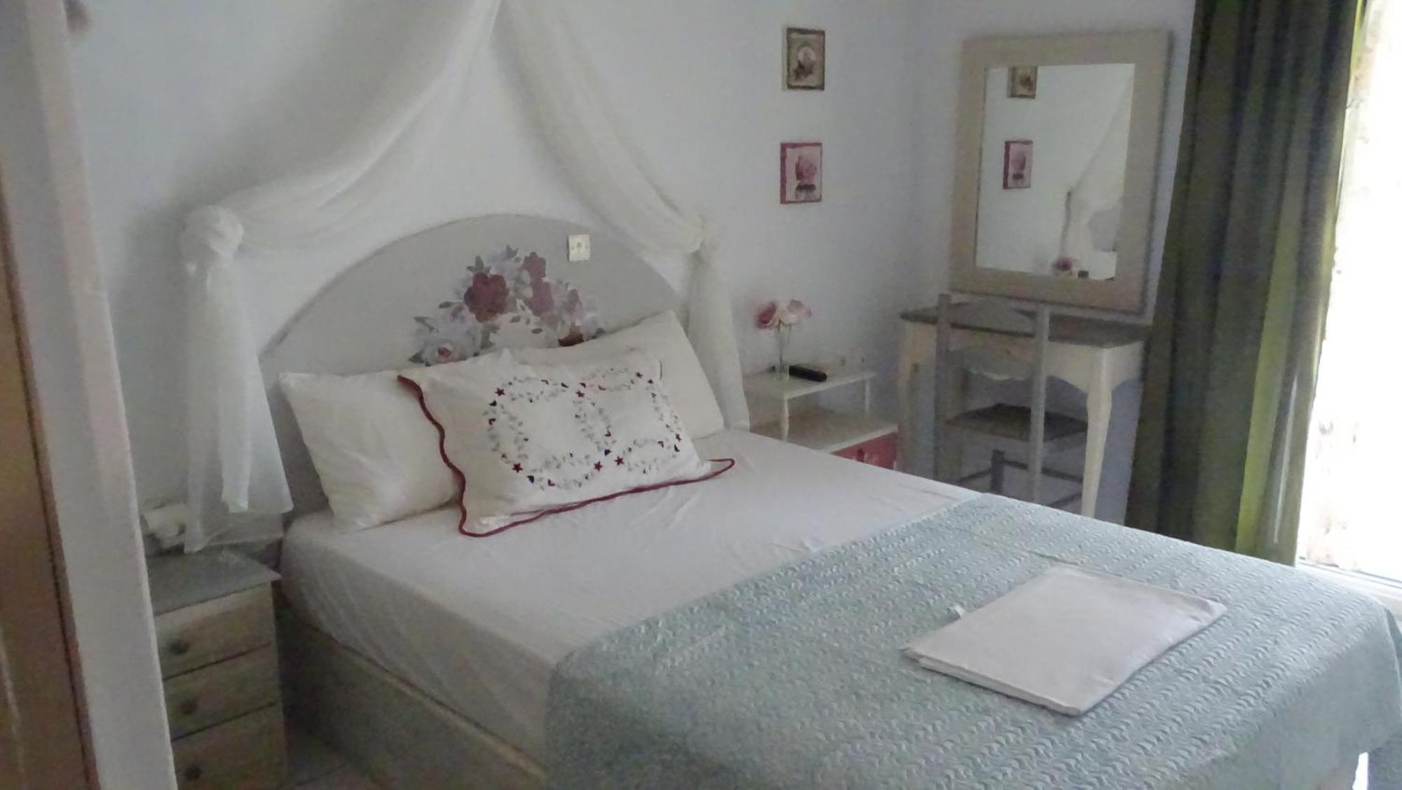 Blue Dreams Guest House อัลมิโรโปตามอส ภายนอก รูปภาพ